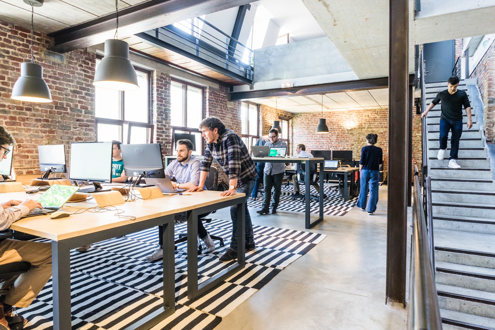The Importance of Company Culture in Attracting Top Talent for Startups